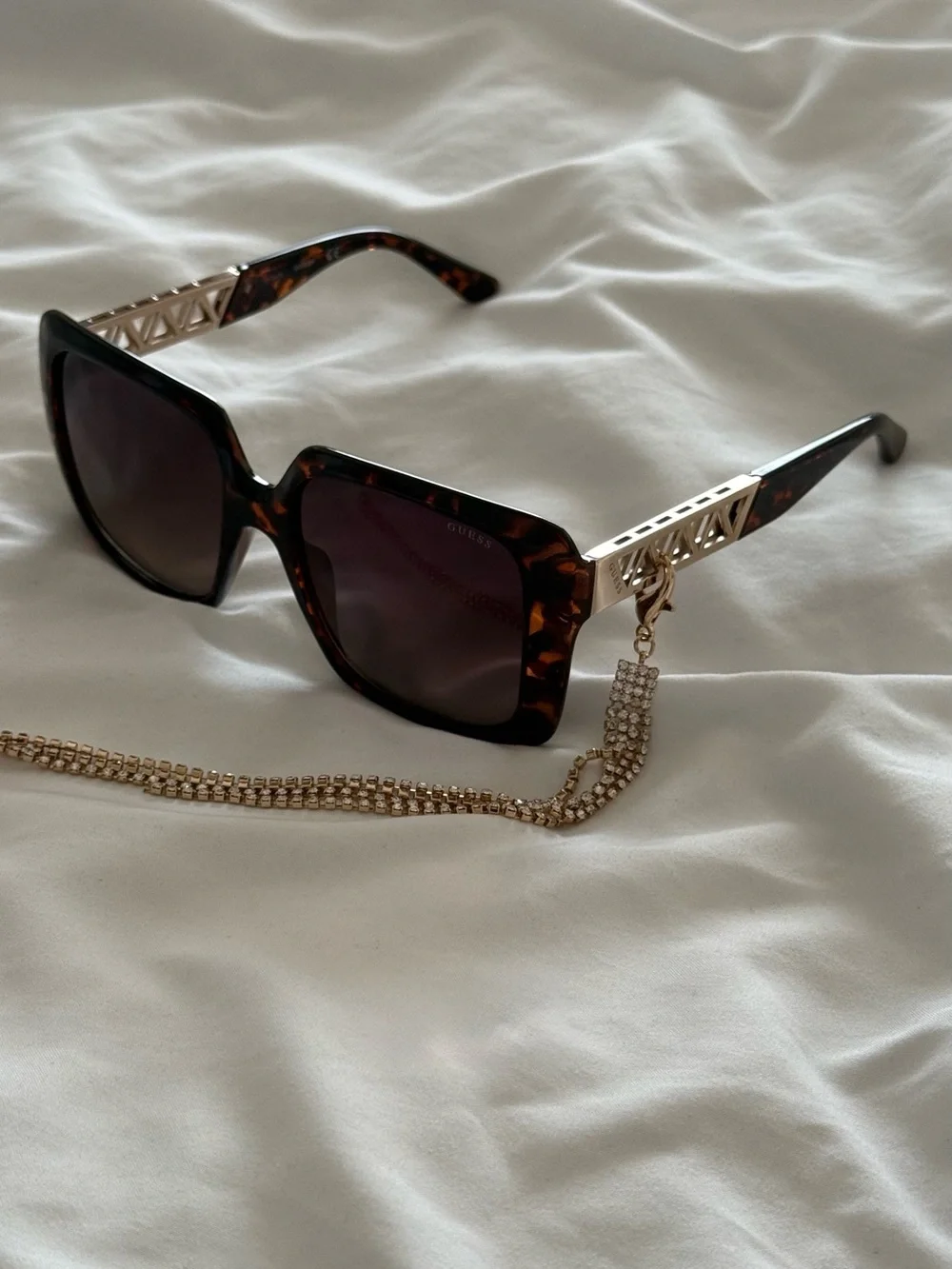 GUESS x Jennifer Lopez Oversized Square Tortoise Sunglasses Rhinestone Chain